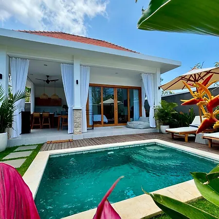 Omaira Villa Tiga